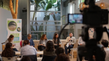 1732887397_photo_5931702328493195708_y